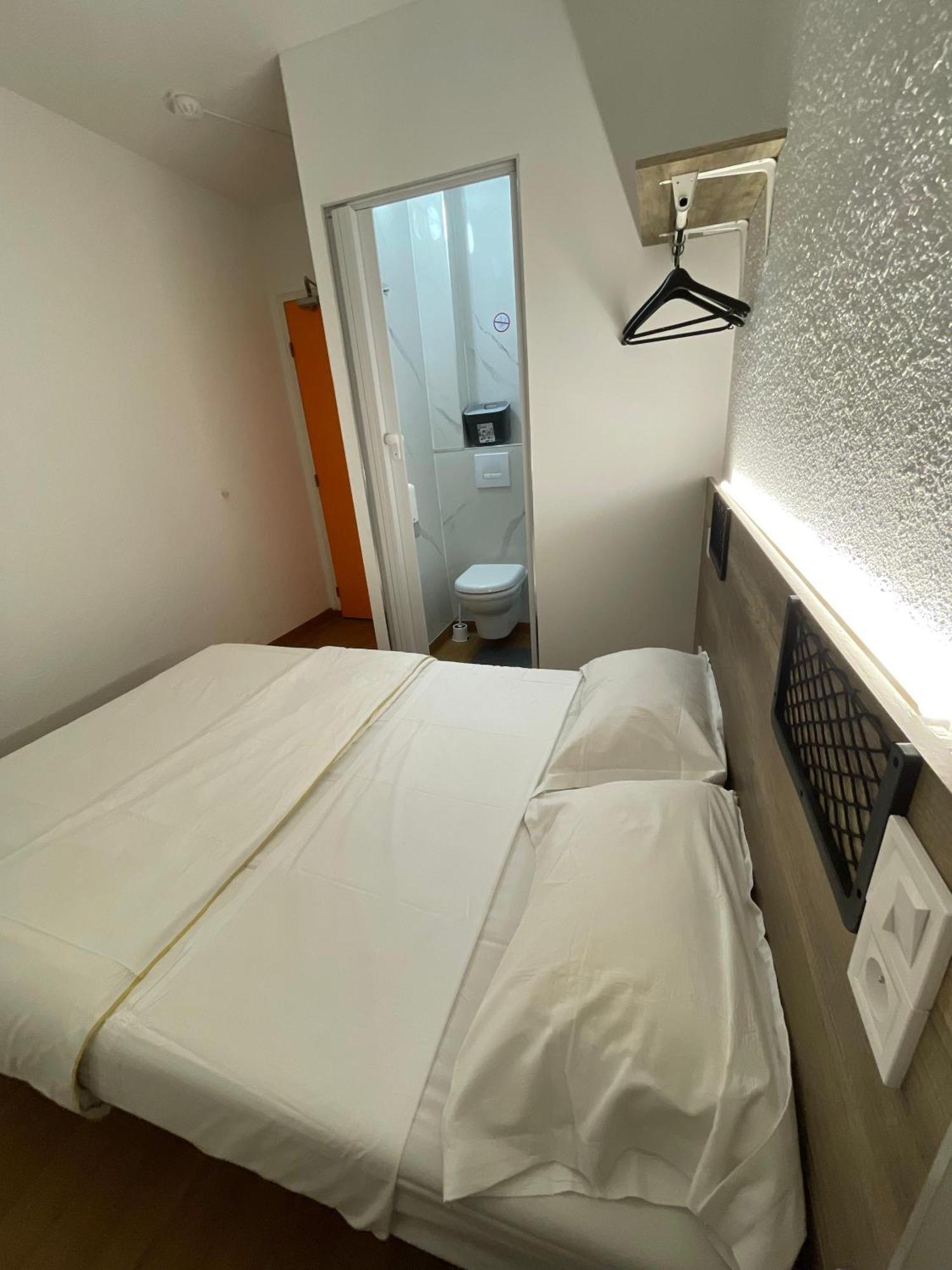 Hotel Thania Frontignan Εξωτερικό φωτογραφία